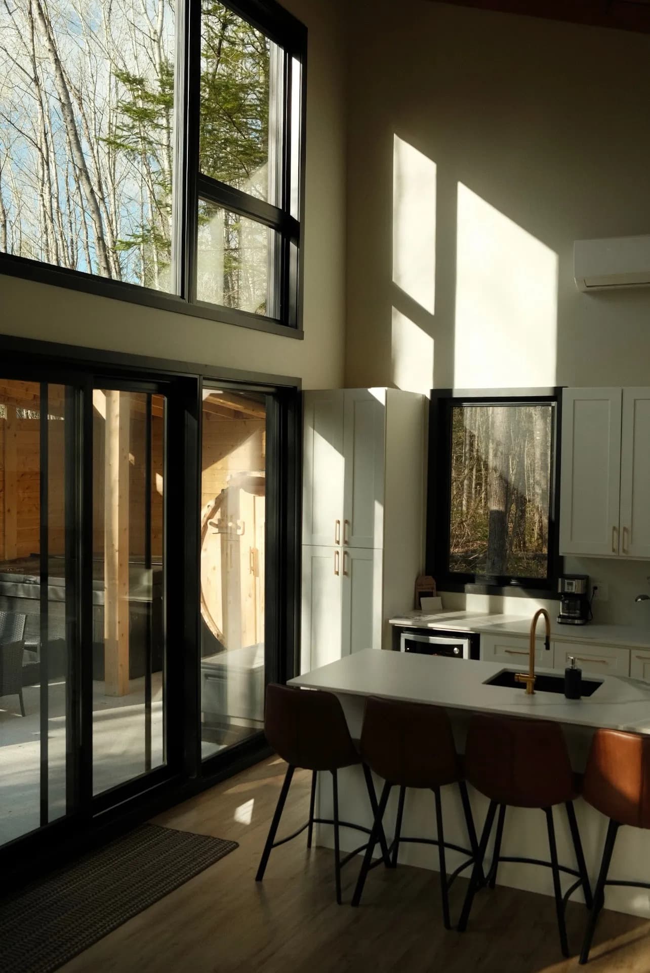Kitchen opening onto large windows, a project delivered by a partner company
